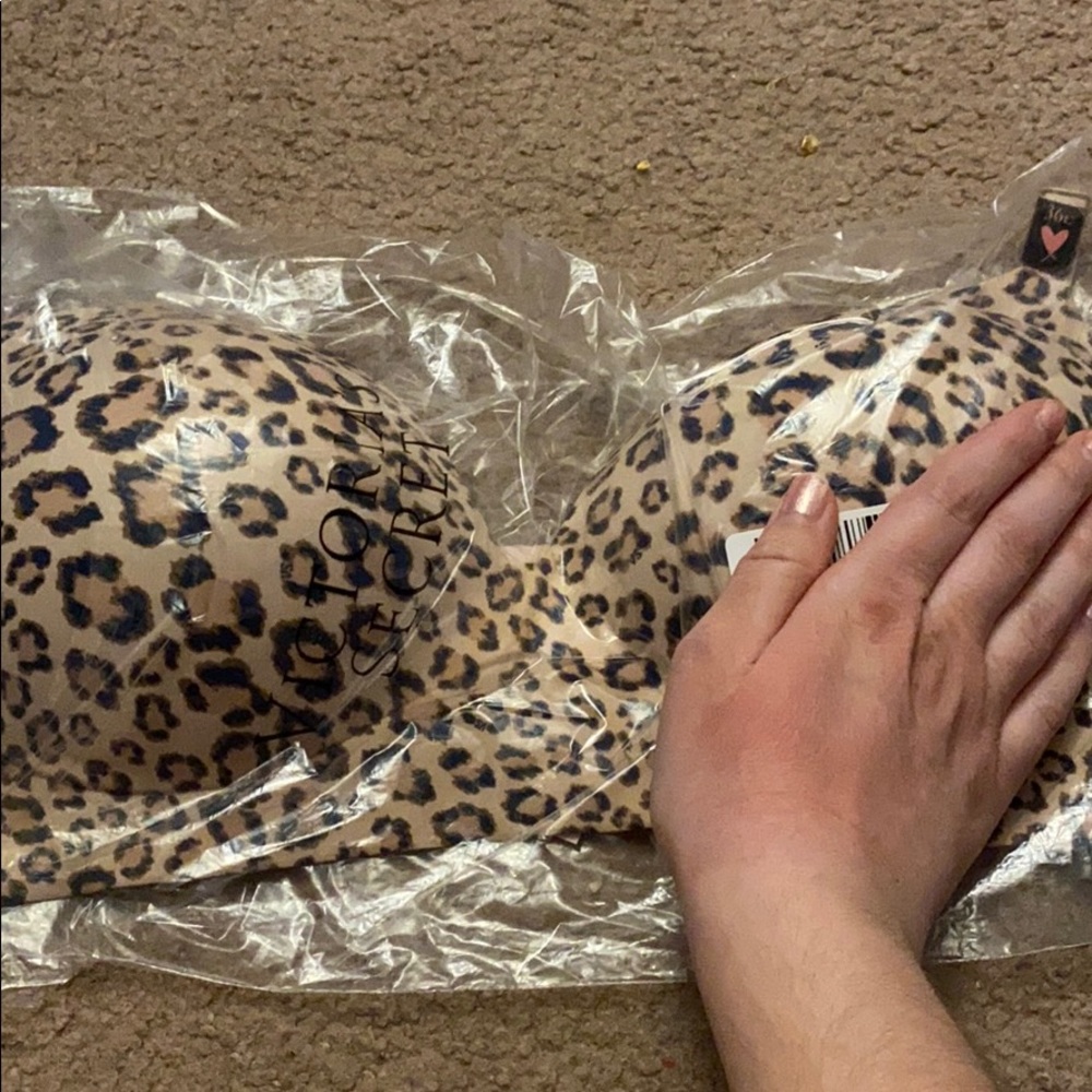 Vs wireless bra new chettah bra36c